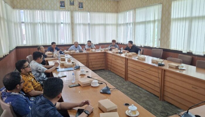 Anggota Komisi I DPRD Bone Hj. Adriani Rekomendasikan Camat Kahu Untuk Dievaluasi Pemda