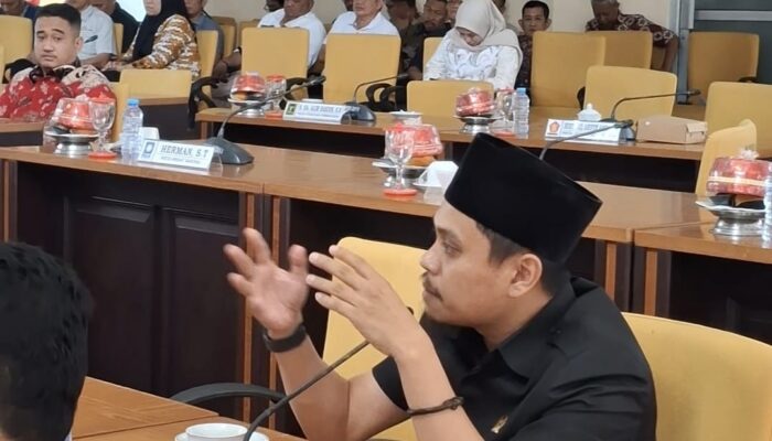 Sudah Dua Hari Paripurna Molor Tiga Jam, Legislator Asal Tellu Limpoe Minta Pimpinan DPRD Bone Tinggalkan Kebiasaan Buruk