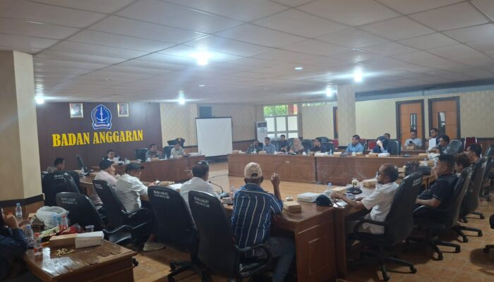 Banggar DPRD dan TAPD Bone Rapat Maraton Rampungkan Pembahasan APBD 2026
