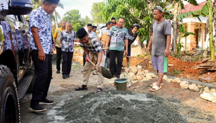 Bupati Bone Tinjau Drainase di Mare, Apresiasi Swadaya Masyarakat