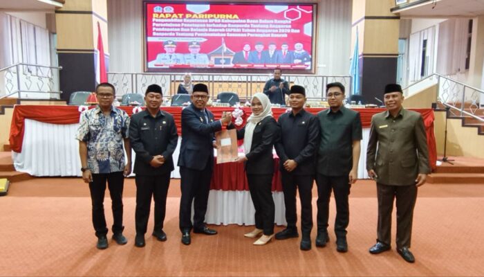 Bulat, 8 Fraksi Setujui Ranperda APBD Bone 2026 dan Peternakan Jadi Perda