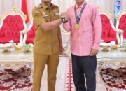 Anggota Satpol PP Raih Emas Kejurnas Kun Khmer 2025, Bupati Bone Beri Apresiasi Rp10 Juta dari Kantong Pribadi