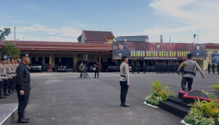 Kapolda Sulsel Kirim 100 Personel Brimob Pilihan Bantu Warga Sumatera Korban Bencana