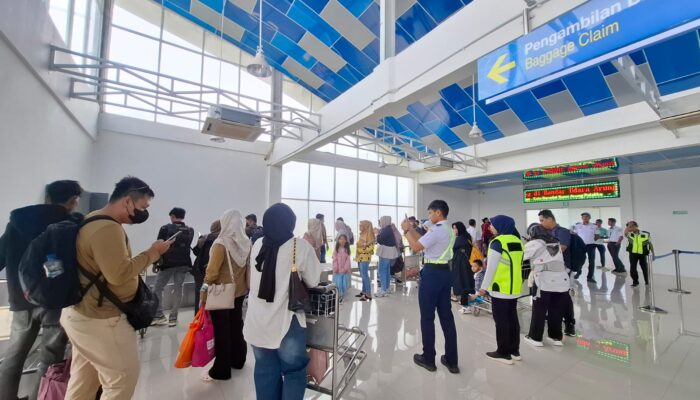 Penumpang Bandara Arung Palakka Bone Membludak Jelang Akhir Tahun 2025