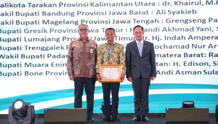 Bupati Bone Raih Apresiasi Pembina Proklim 2025 dari Menteri Lingkungan Hidup, Satu dari Dua Pemimpin Indonesia Timur
