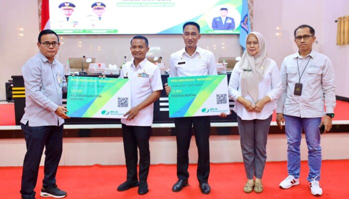 Bupati Bone Launching Kartu Perlindungan “Maberre” untuk Non ASN dan Pekerja Rentan