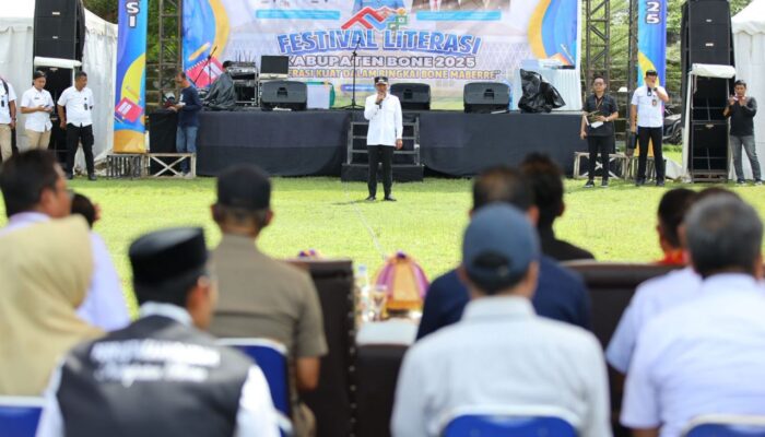 Festival Literasi 2025, Bupati Bone Tegaskan Komitmen Bangun SDM Unggul