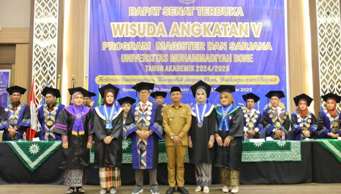 Hadiri Wisuda Angkatan V UNIM, Bupati Bone Hadiahi Bantuan untuk Mahasiswa Berprestasi dan Kurang Mampu