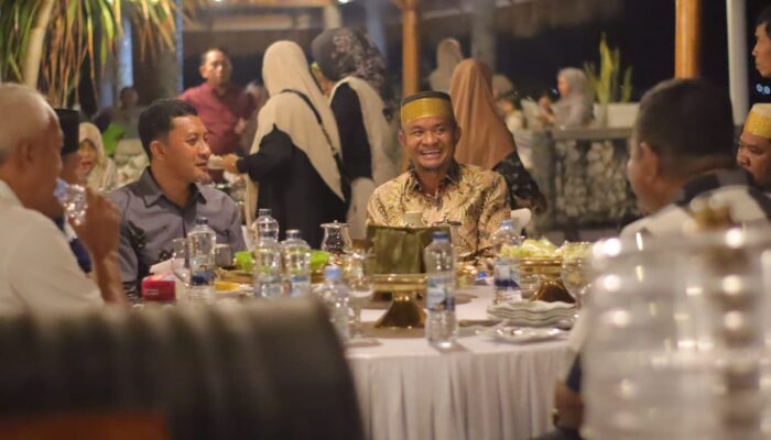 Pererat Ikatan Kedaerahan, Bupati Bone Bersilaturahmi dengan KKMB Tojo Una-Una di Sela HUT ke-22 Tojo Una-Una