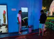 DLH Bone Tindak Lanjuti Aduan Warga, Fasilitas Toilet Taman Arung Palakka Dibersihkan