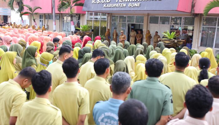 Pimpin Apel di RSUD Tenriawaru, Bupati Bone Tekankan Evaluasi dan Pelayanan Tanpa Pilih Kasih