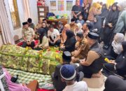 Rekan Letting SMAN Berpulang, Bupati Bone Melayat di Bengo