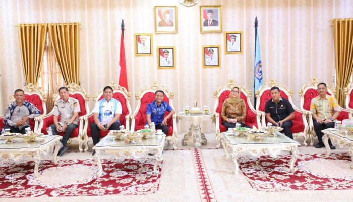 Bupati Bone Terima Kunjungan Silaturahmi Mantan Ibu Bupati Hj. Retno Ambarwati A. Amir