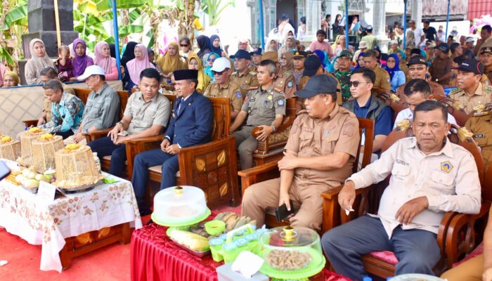 Bupati Bone Didampingi Wakil Ketua DPRD Muh. Asrullah Panen Raya di Cenrana