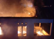 Kebakaran Malam Hari Gegerkan Warga Kajuara, 1 Rumah Permanen Terbakar