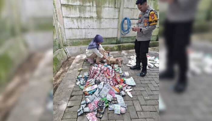 6346 Produk Kedaluarsa di Bone Dimusnahkan: 3093 Kosmestik, 3253  Makanan Ringan