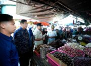 Sidak Pasar Terong, Gubernur Sulsel Pastikan Harga Kebutuhan Pokok Masih Stabil