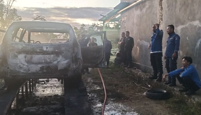 Mobil Minibus Terbakar di Bulutempe Bone, Kerugian Ratusan Juta