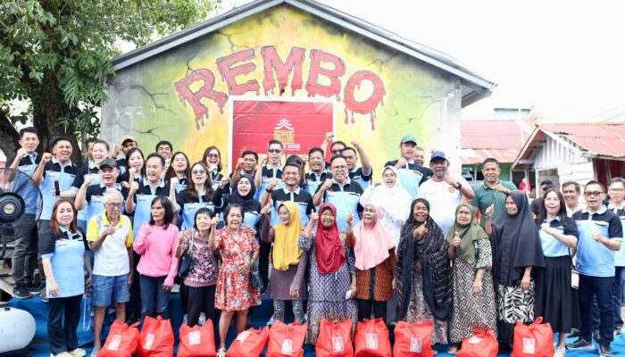 Jelang Imlek, Forkita Bone Salurkan 500 Paket Sembako, Bupati Serukan Persatuan