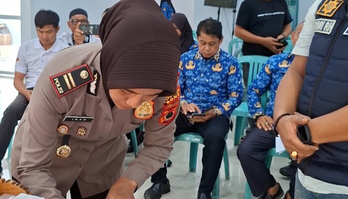 FOTO: Kapolsek Bengo Iptu Irah Teken MoU Tolak Judi