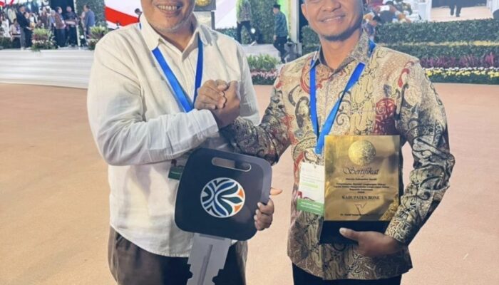Bone Raih Peringkat 10 Nasional, Bupati Andi Asman Sulaiman Bawa Pulang Penghargaan Pengelolaan Sampah