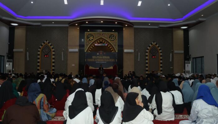 Brimob Polda Sulsel Buka Bersama Anak Yatim, Bagikan 1000 Paket Ramadan