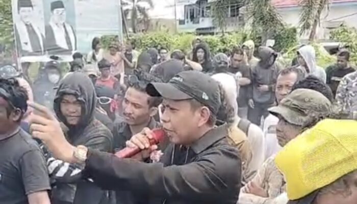 Tolak Penutupan Total Pelabuhan Bajoe, Tokoh Masyarakat Bajoe: Jika ASDP Tak Beri Solusi, Kami Siap “Perang”