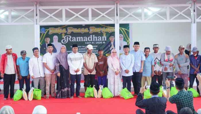 BAZNAS Bone Salurkan 150 Paket Ramadan Bahagia Saat Buka Puasa Bersama di Rujab Bupati