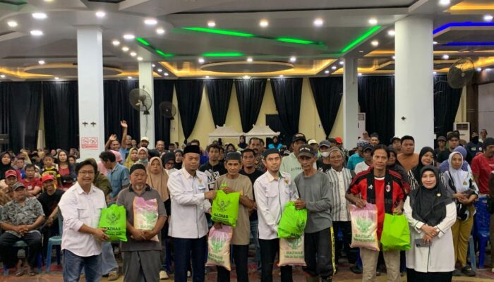 BAZNAS Bone Salurkan 496 Paket “Ramadhan Bahagia” untuk Petugas Kebersihan