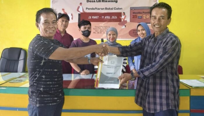 Pendaftar Pertama, Eks Kades Sundin Daftar Balon Kades PAW Desa Lili Riawang