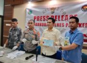 Paket Sabu Hampir 1 Kg di Pangkep Dibungkus Plastik Bergambar Bunga Matahari, Nilai Ditaksir Rp1 Miliar