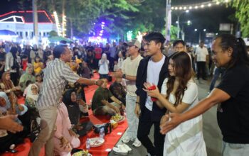 Hiburan Rakyat Jadi Penggerak UMKM Lokal, Bupati Bone Hadirkan Tri Suaka, Nabila, dan Zidan di Watampone