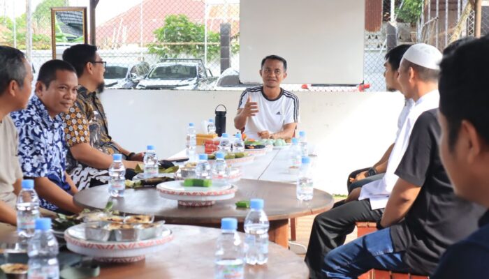 Bupati Bone Bahas Strategi Jaga Produktivitas dan Distribusi Telur Bersama Asosiasi Petelur