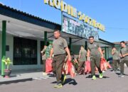 Jum’at Bekah Ala Dandim 1407/Bone, Bagikan Beras ke Prajurit