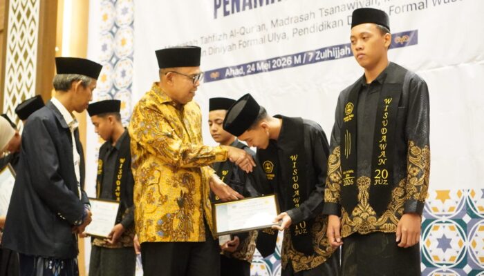 Wabup Bone Hadiri Wisuda Tahfidz Al-Junaidiyah Biru, Tekankan Pentingnya Akhlak dan Spiritualitas
