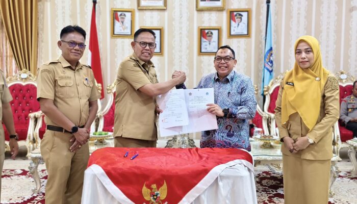 Kanwil DJP Sulselbartra dan Pemkab Bone Teken MoU Layanan Perpajakan di Mall Pelayanan Publik Bone