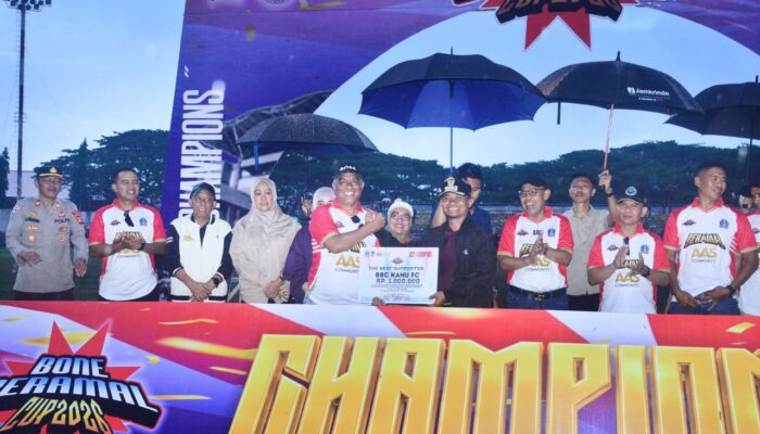 Deretan Penghargaan Trofi Bone Beramal Cup, dari Top Skor Hingga Suporter Terbaik Diraih BBC KAHU FC