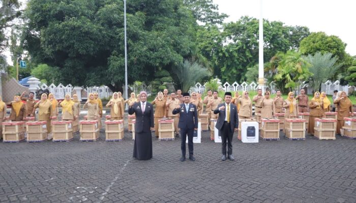 Bupati Bone Serahkan Alkes 150 Unit Oxygen Concentrator Senilai Rp2,31 Miliar, Perkuat Layanan Kesehatan di Puskesmas