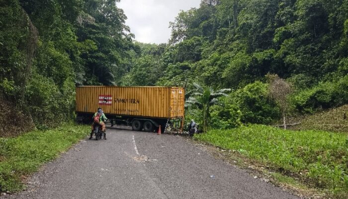 Cerita Mistik Ini Warnai Seringnya Laka Truk Kontainer Mundur di Bypass Sumpallabbu