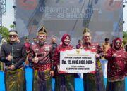 Hari Jadi ke-23 Lutim, Gubernur Sulsel Percepat Pembangunan Infrastruktur dan Serahkan Bantuan Rp15 Miliar