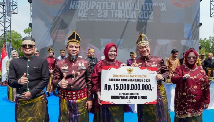 Hari Jadi ke-23 Lutim, Gubernur Sulsel Percepat Pembangunan Infrastruktur dan Serahkan Bantuan Rp15 Miliar