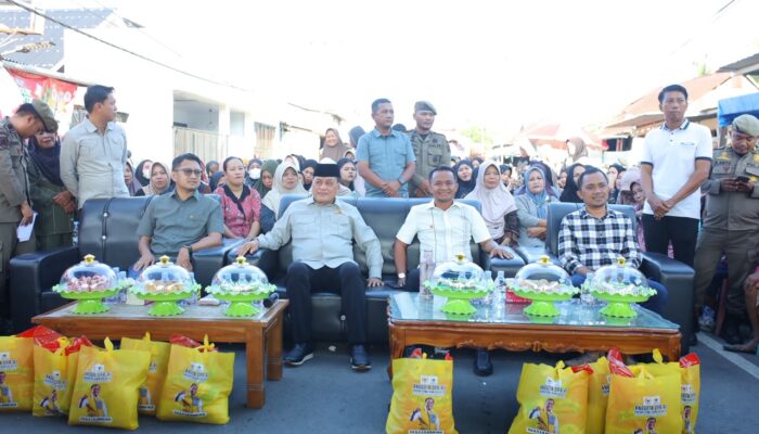 Wakil Ketua Komisi VI DPR RI NH bersama BupAAS Salurkan 2000 Paket Bantuan Sembako di Panyula