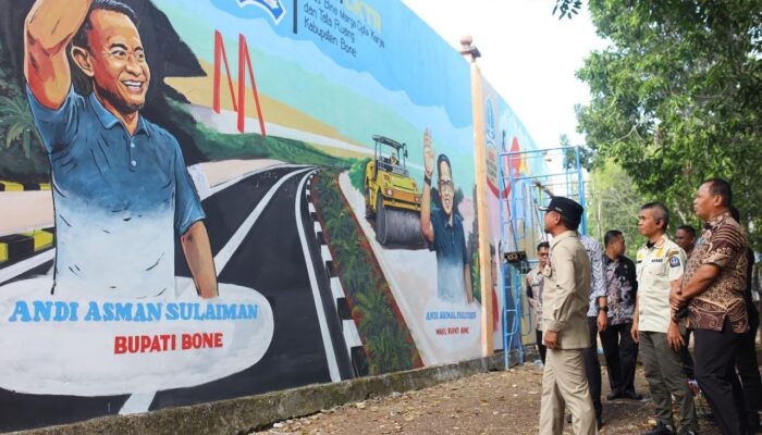Kerennya Mural di Kawasan Stadion Lapatau, Gambarkan Pembangunan Bone di Bawah Kepemimpinan Beramal