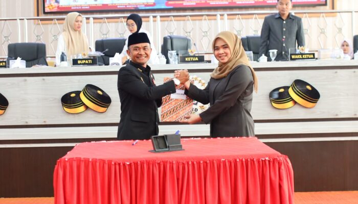 Seluruh Fraksi DPRD Setujui Ranperda Pelaksanaan APBD 2025 Jadi Perda, Bupati Bone Apresiasi Sinergi DPRD