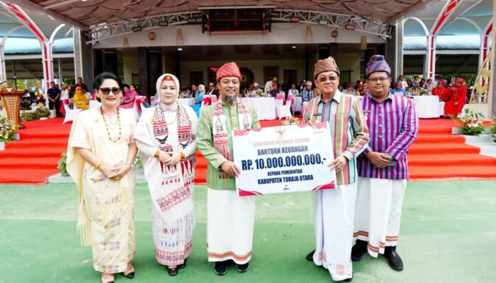 Gubernur Sulsel Salurkan Bantuan Rp10 Miliar untuk Toraja Utara, Dorong Pemerataan Pembangunan hingga Pelosok
