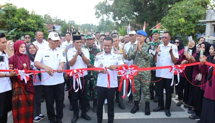 Infrastruktur Jalan Terus Digenjot, Bupati Bone Resmikan Ruas Jalan Lapeccang-Lonrong