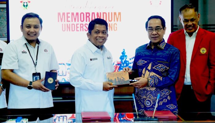 PT Semen Tonasa dan Unhas Perkuat Sinergi Lewat Penandatanganan MoU