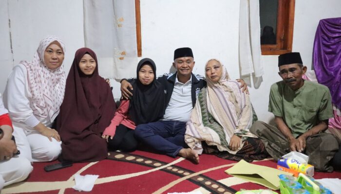 Bupati Bone Serahkan Santunan Rp10 Juta, Melayat ke Rumah Duka Balita Korban Tabrak Oknum Polisi