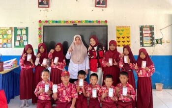 KKN Unhas Gelombang 116 Ajak Siswa di Kahu Biasakan Menabung Rp1.000 Sehari