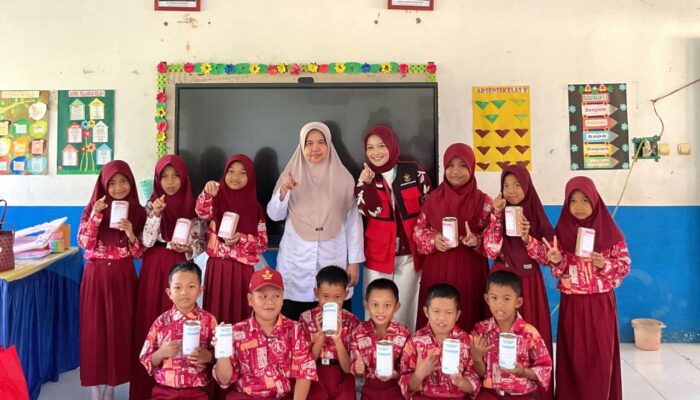 KKN Unhas Gelombang 116 Ajak Siswa di Kahu Biasakan Menabung Rp1.000 Sehari